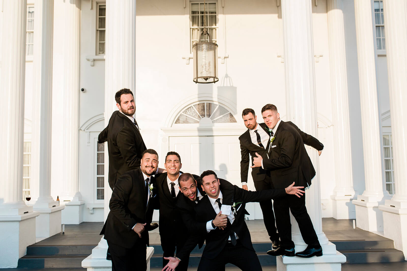 grooms, men of the day